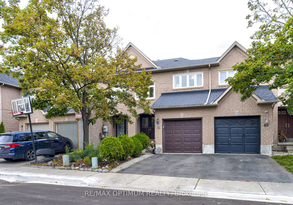 51-goldenlight-circle-brampton-ontario-w13854832