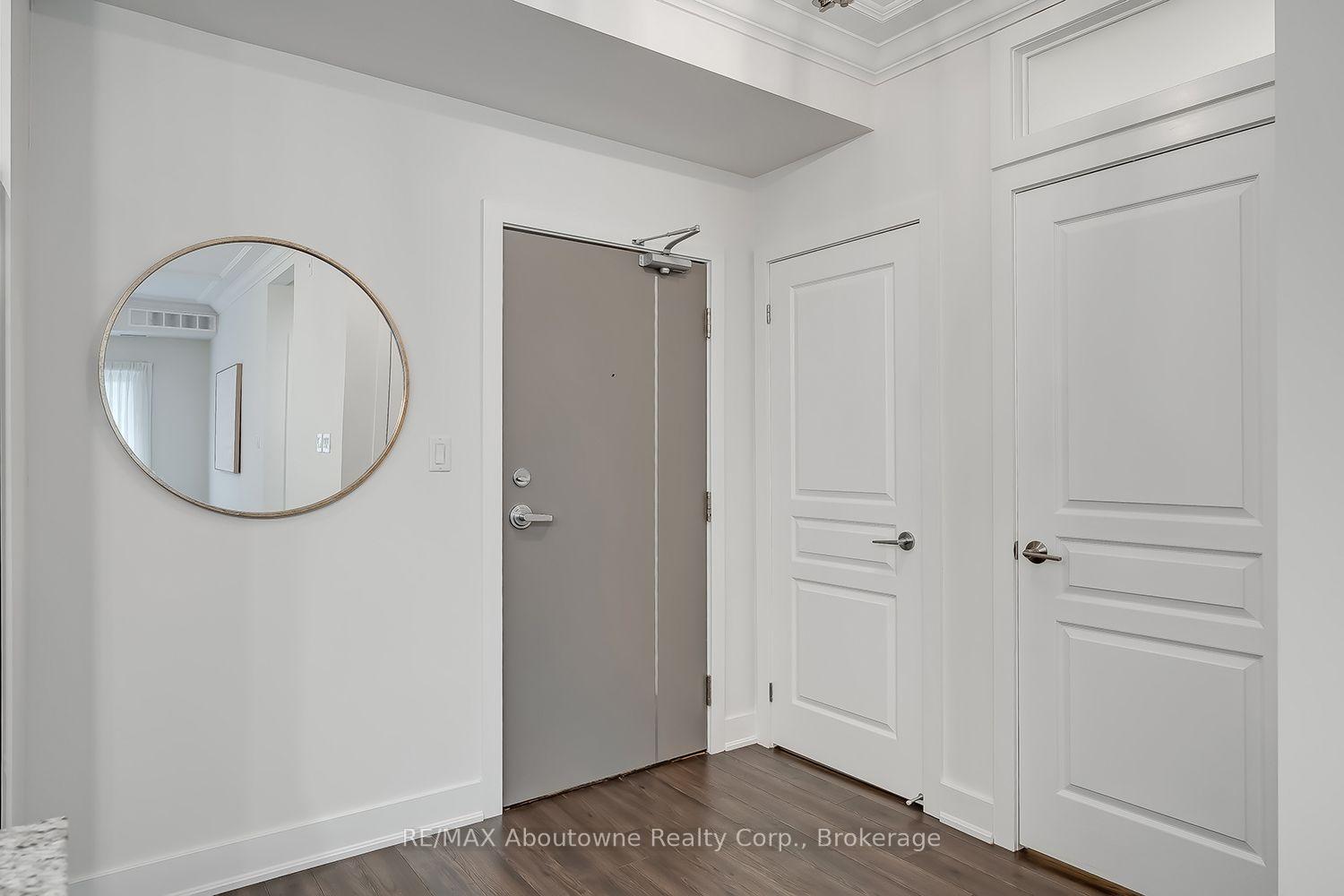 128-garden-drive-oakville-ontario-w13854922