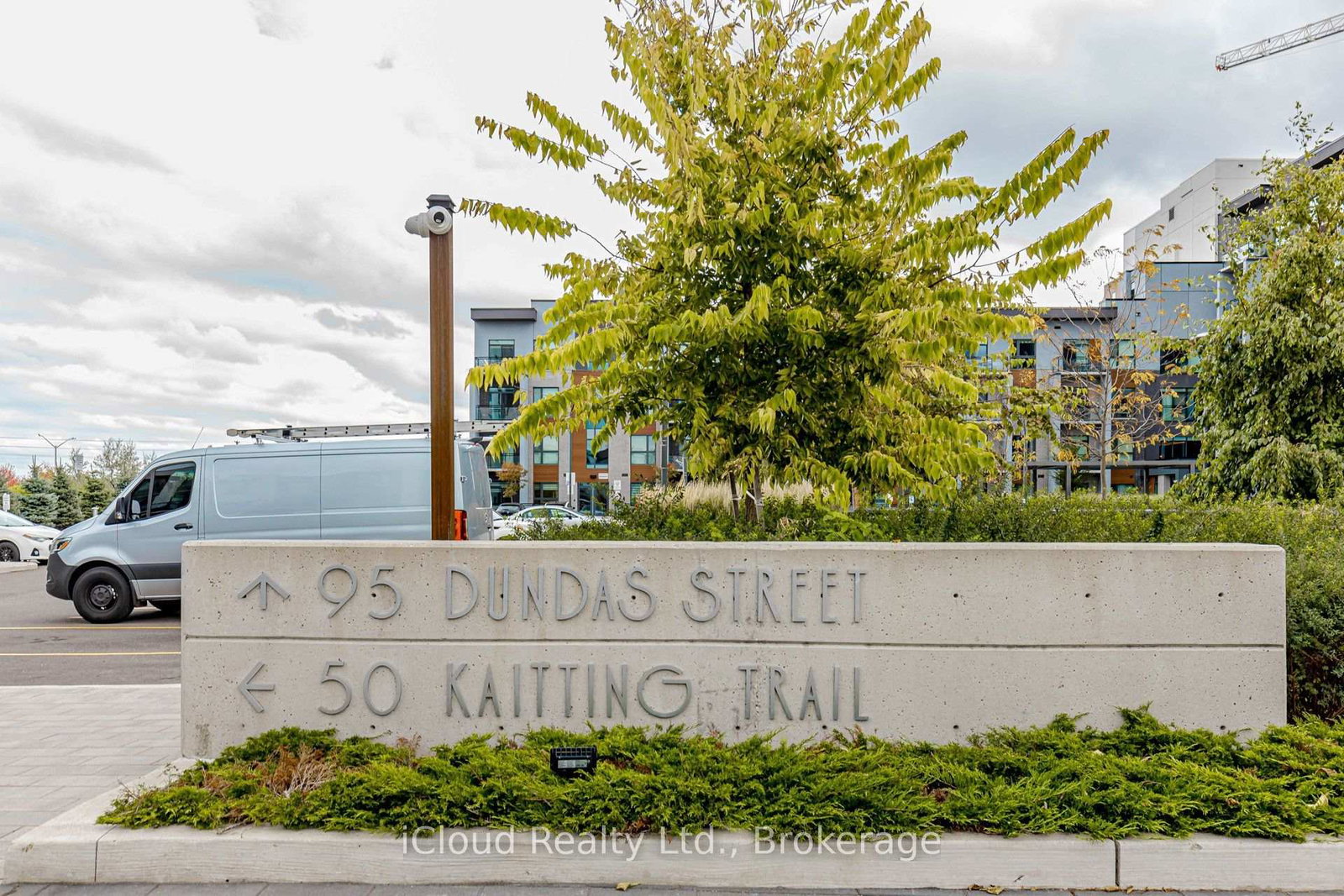 95-dundas-street-oakville-ontario-w13855050