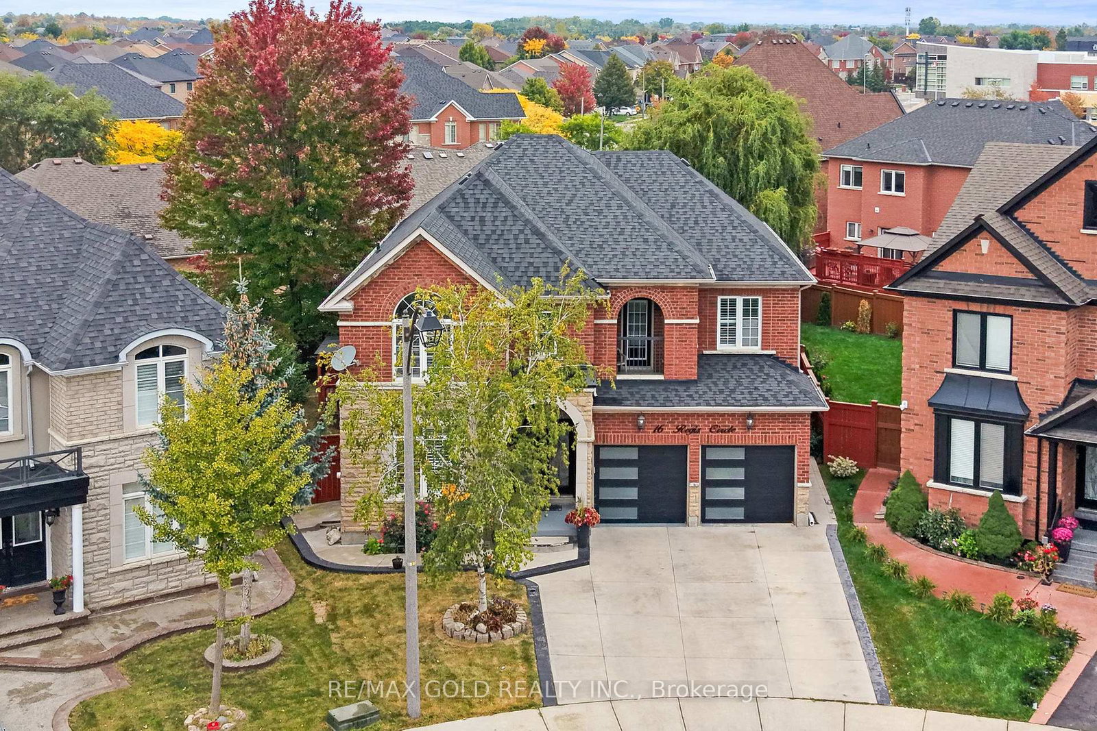 16-regis-circle-brampton-ontario-w13855544