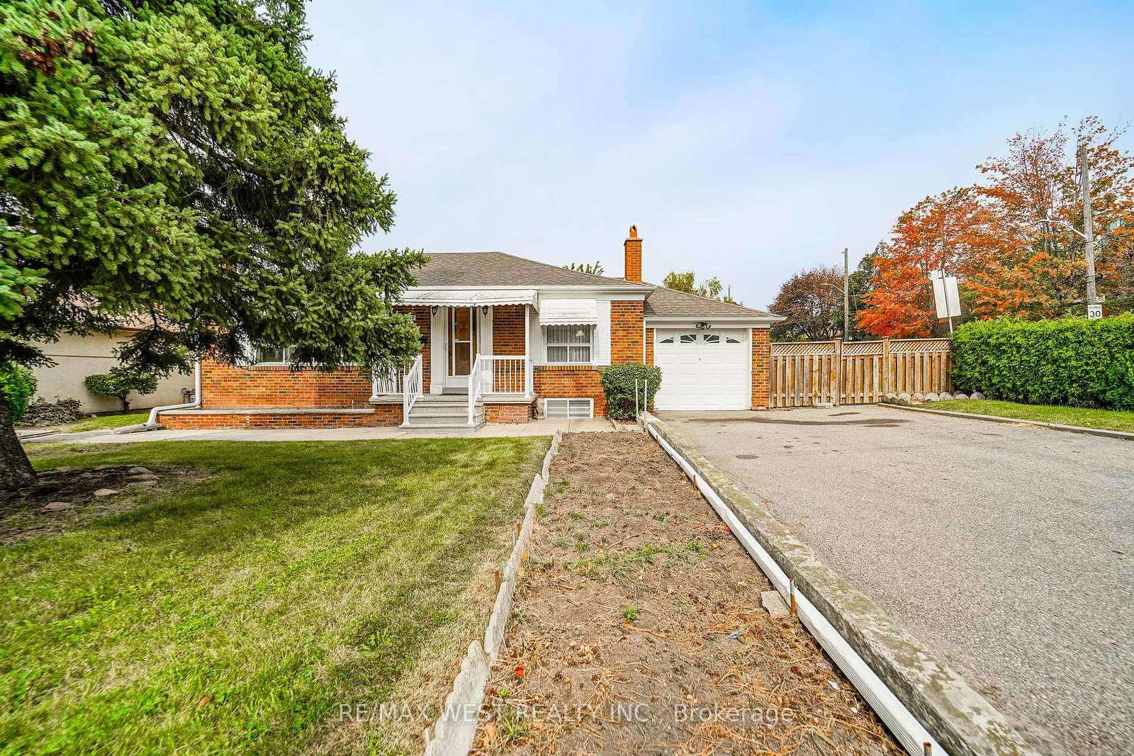 428-maple-leaf-drive-toronto-north-york-ontario-w13856366
