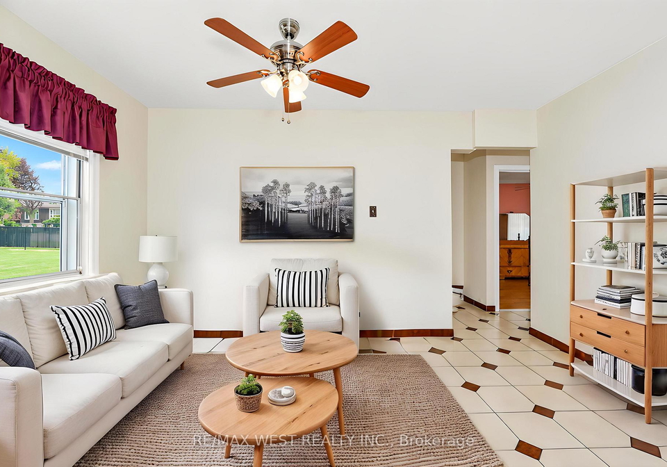 428-maple-leaf-drive-toronto-north-york-ontario-w13856366