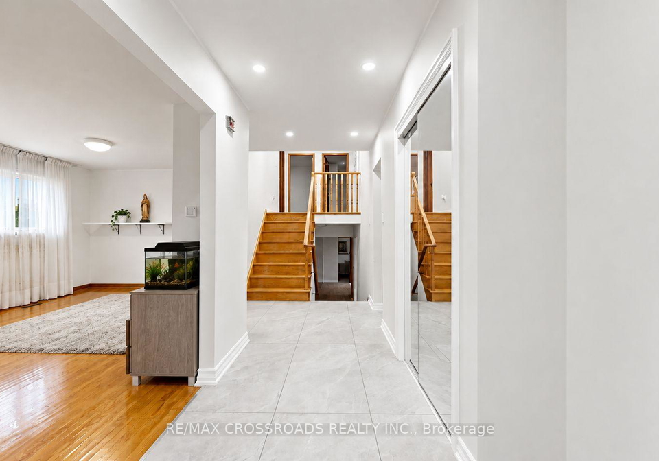 10stilecroft-drive-toronto-york-ontario-w13856414