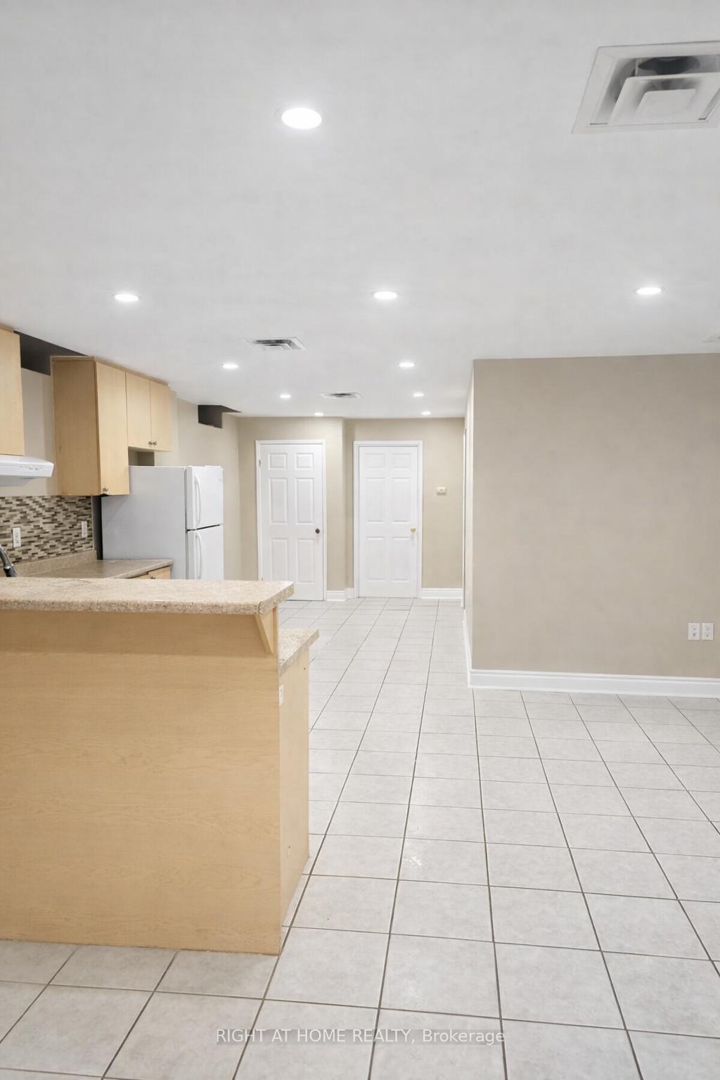621-dixon-road-toronto-etobicoke-ontario-w13857078