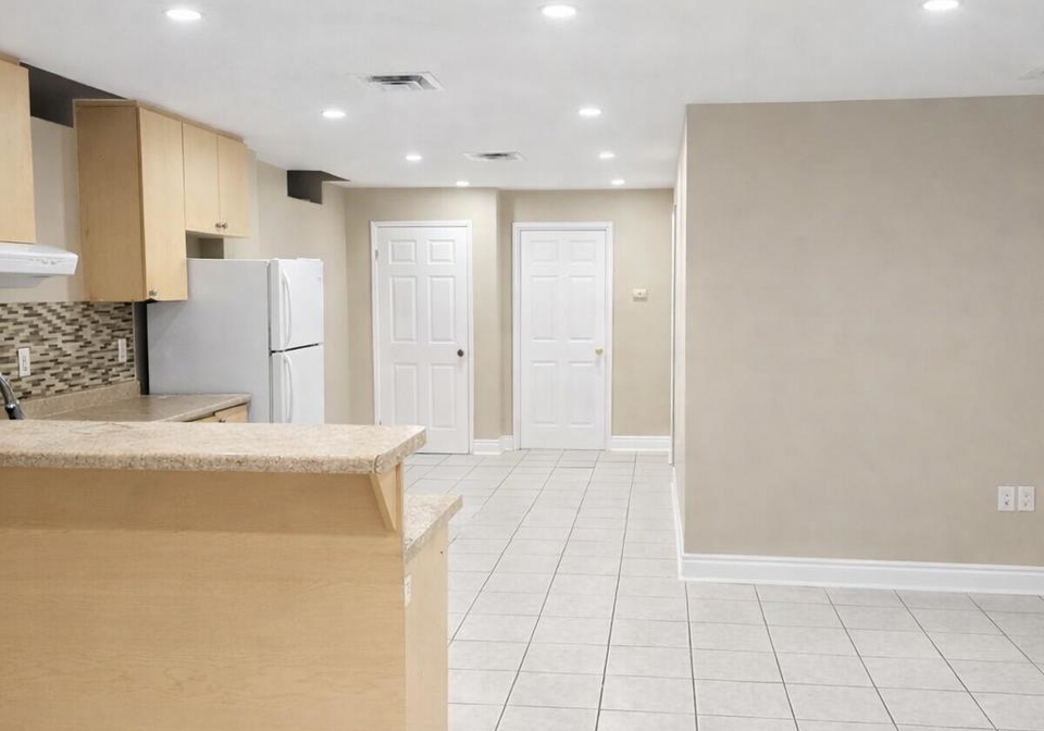 621-dixon-road-toronto-etobicoke-ontario-w13857078