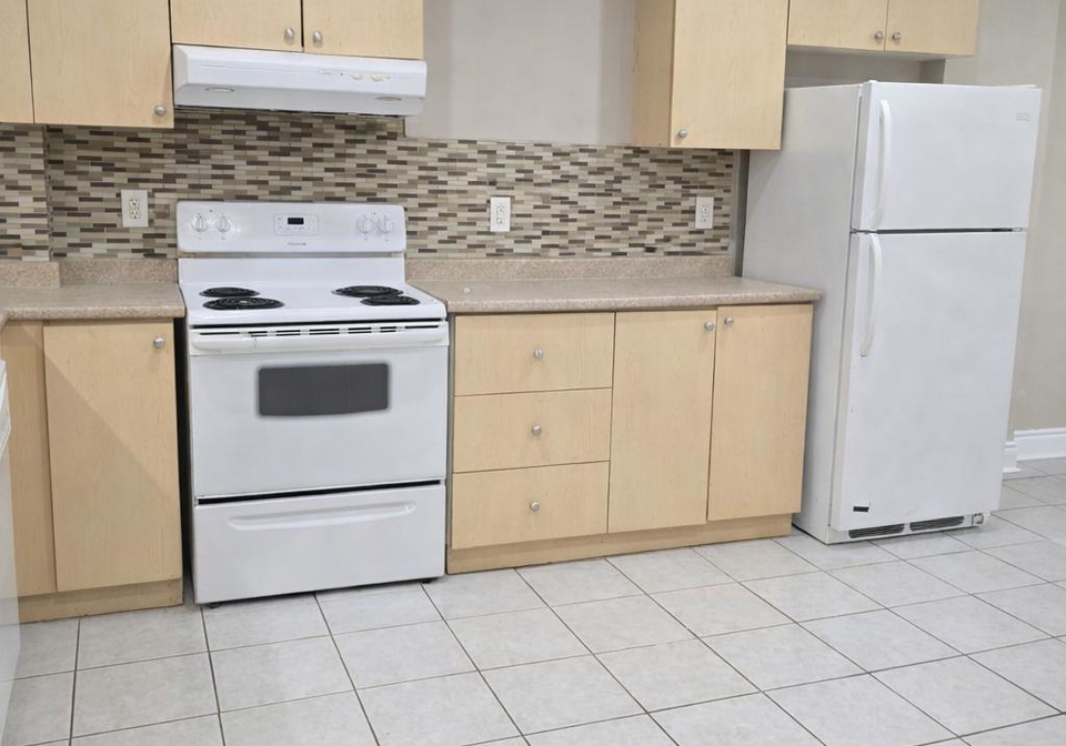 621-dixon-road-toronto-etobicoke-ontario-w13857078