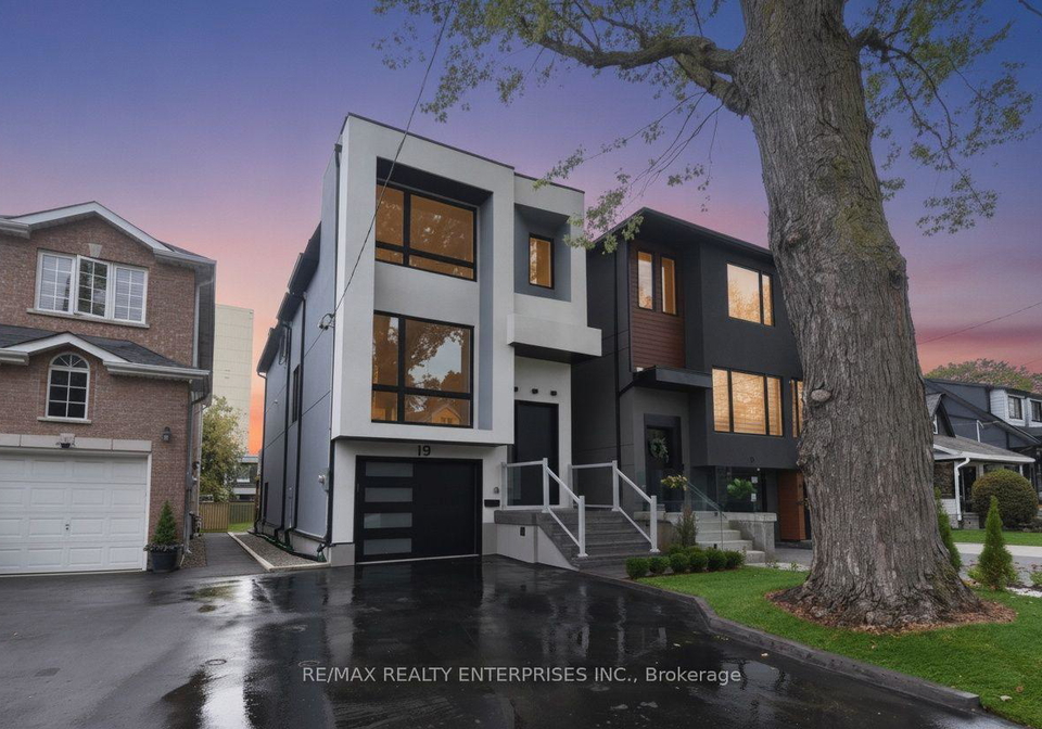 19-simpson-avenue-toronto-etobicoke-ontario-w13857108