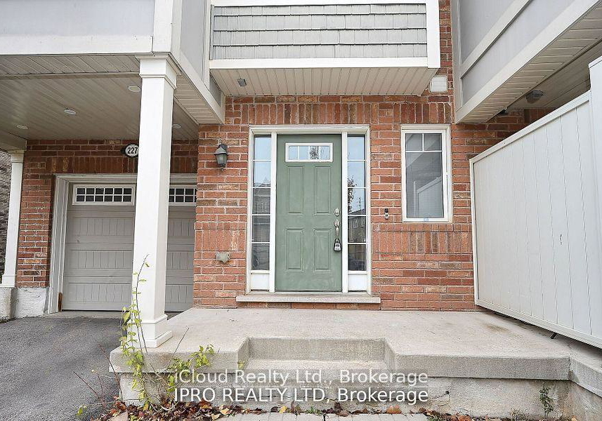 227-slingsby-landing-milton-ontario-w13857328