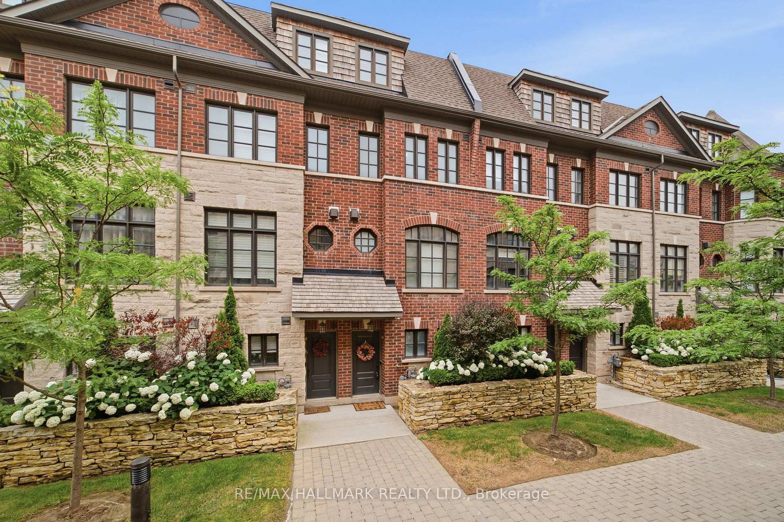 250-royalton-common-oakville-ontario-w13858092