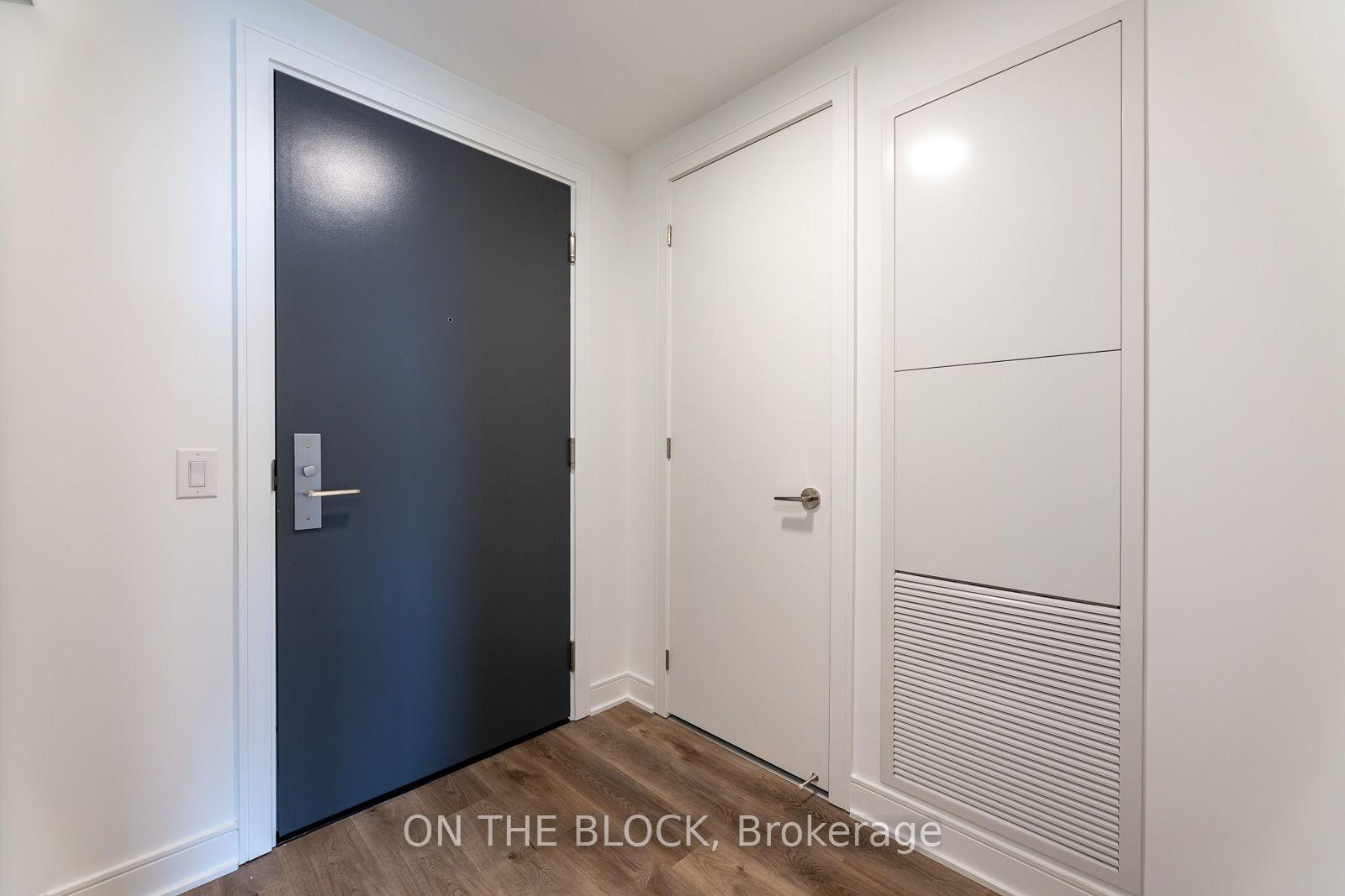 86-dundas-street-e-mississauga-ontario-w13858204