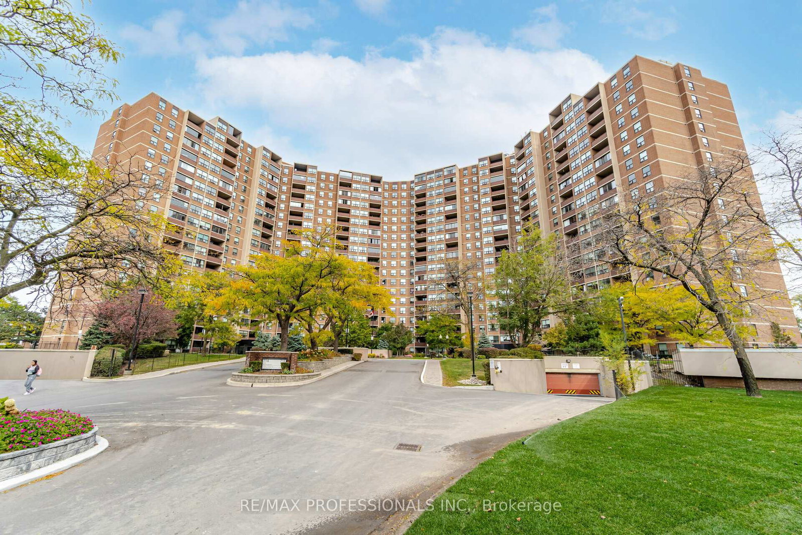 714-the-west-mall-toronto-etobicoke-ontario-w13858244