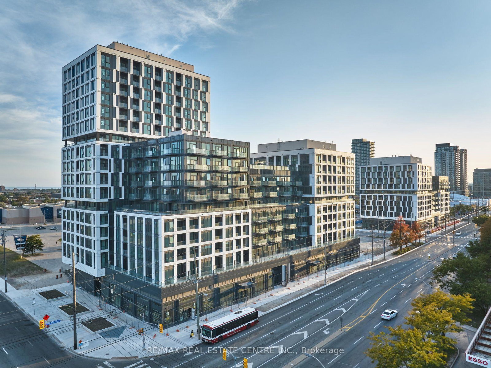 1037-the-queensway-toronto-etobicoke-ontario-w13858256
