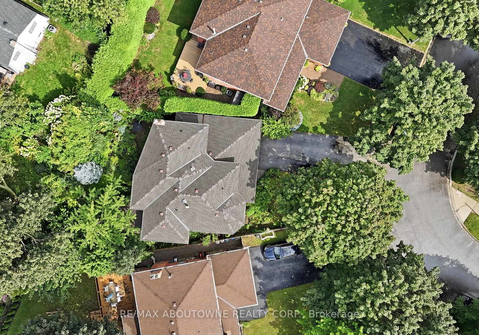 572-harmony-avenue-burlington-ontario-w13858296