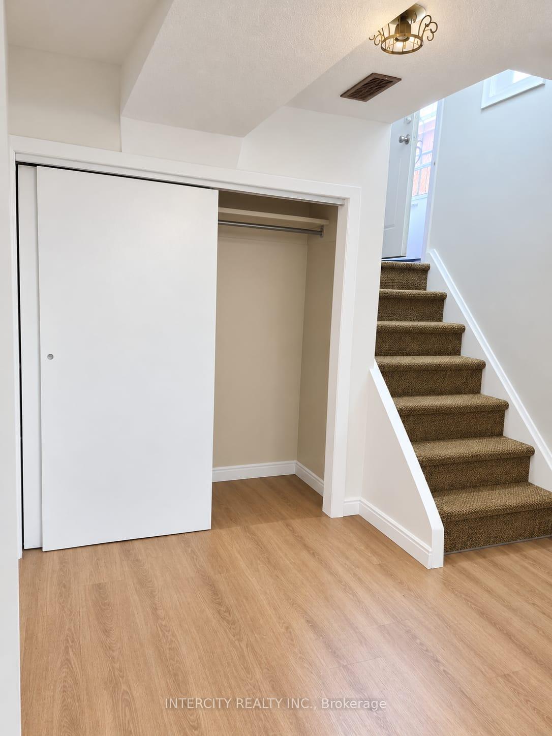 61-hardwick-court-toronto-etobicoke-ontario-w13858638
