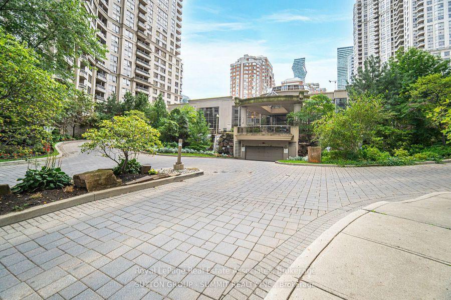 3880-duke-of-york-boulevard-mississauga-ontario-w13858644