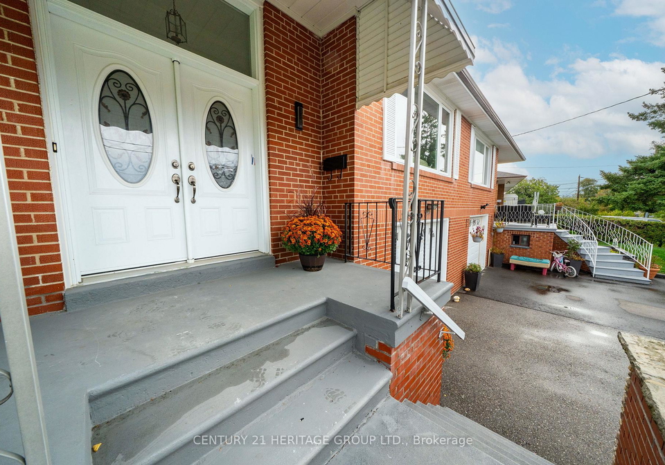 37-gambello-crescent-toronto-york-ontario-w13858912