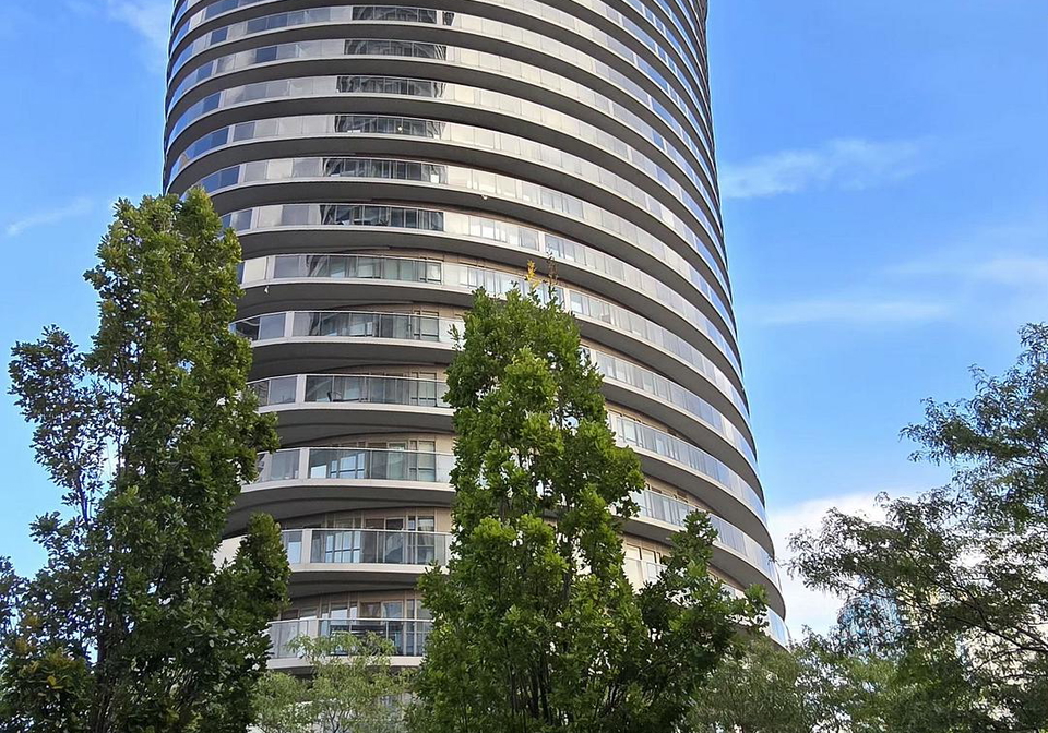 50-absolute-avenue-mississauga-ontario-w13859404