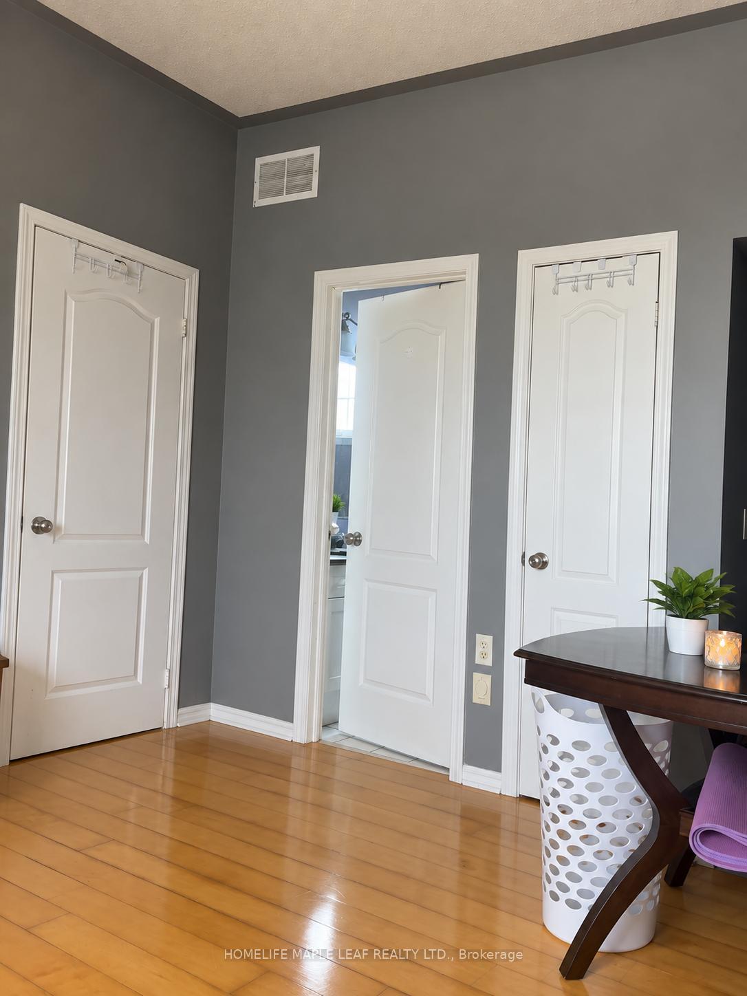 6-quincy-place-n-brampton-ontario-w13859408