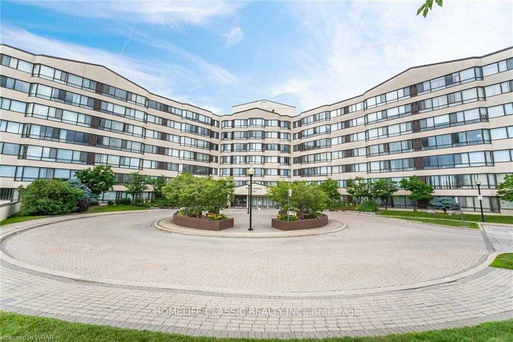 1001-cedarglen-gate-mississauga-ontario-w13859428