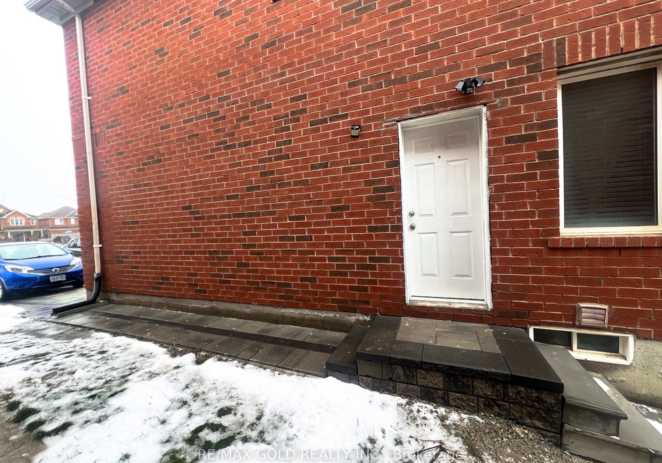 12-lillian-crescent-brampton-ontario-w13859550