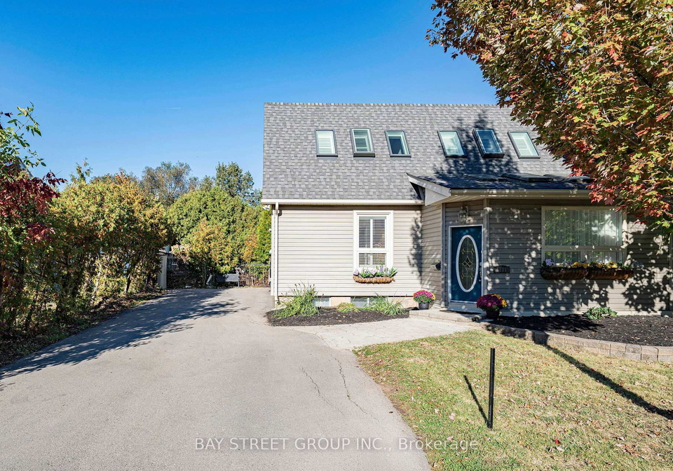 1111-kent-avenue-oakville-ontario-w13859588