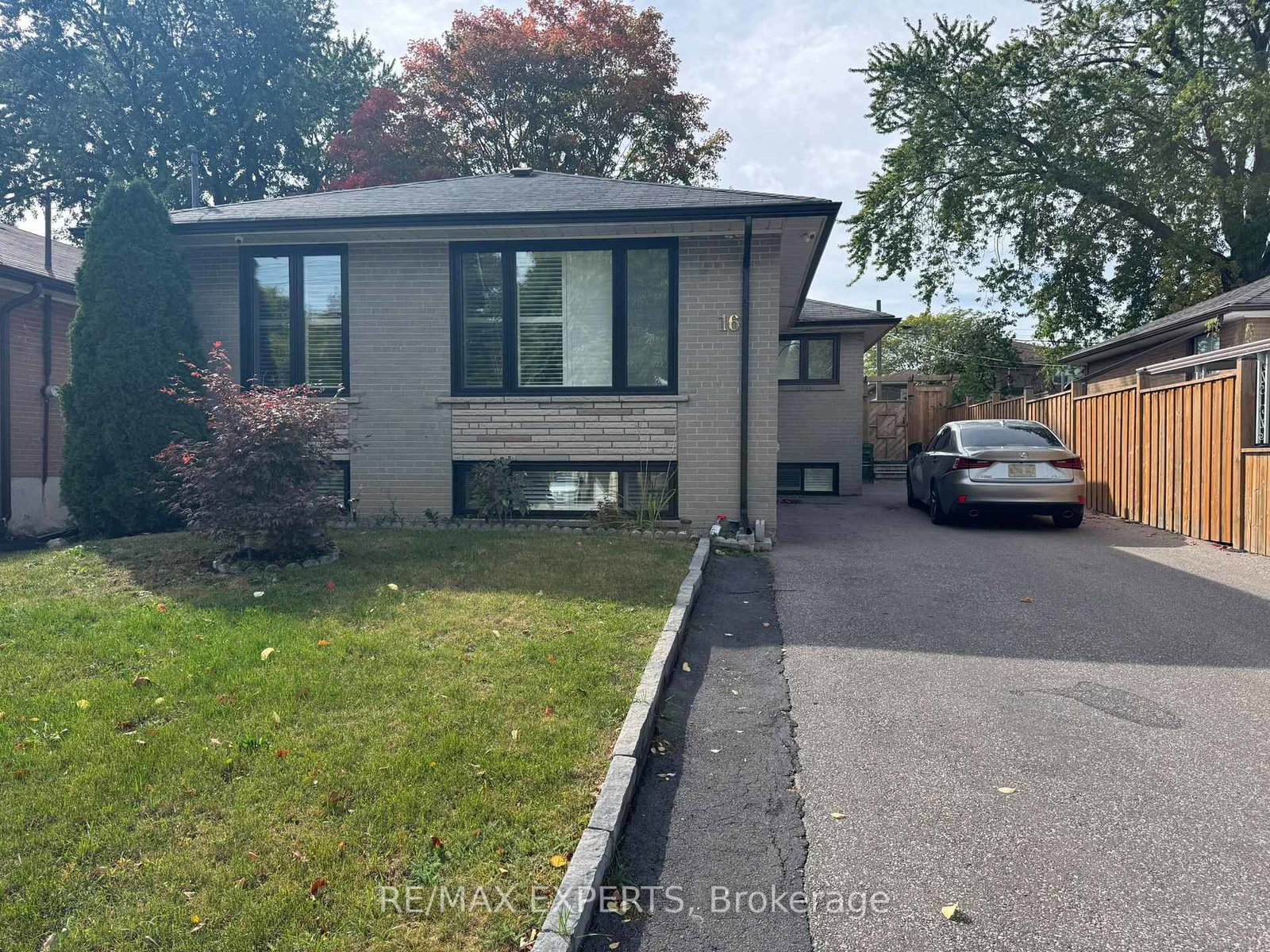 16-bridgenorth-crescent-toronto-etobicoke-ontario-w13859742