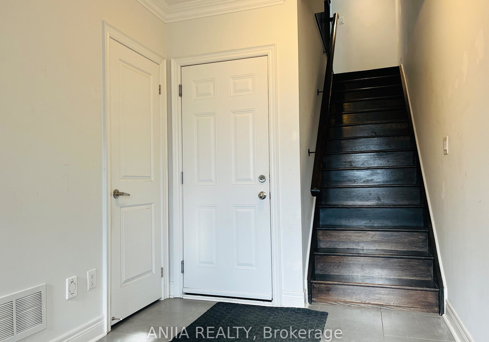 1812-burnhamthorpe-road-e-mississauga-ontario-w13859786