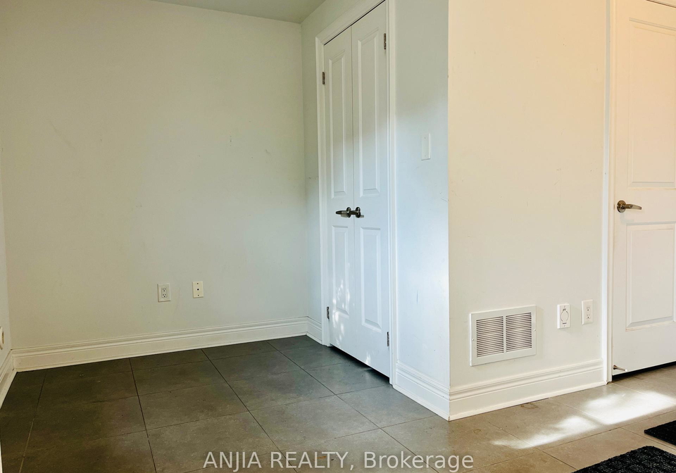 1812-burnhamthorpe-road-e-mississauga-ontario-w13859786