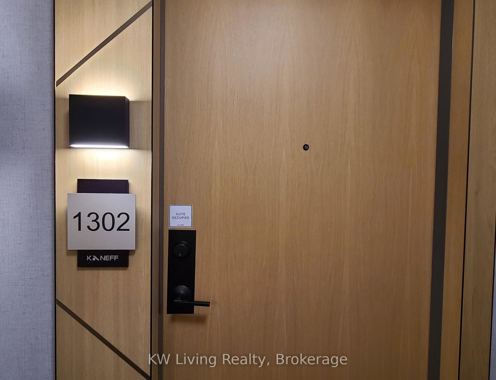 202-burnhamthorpe-road-e-mississauga-ontario-w13859940