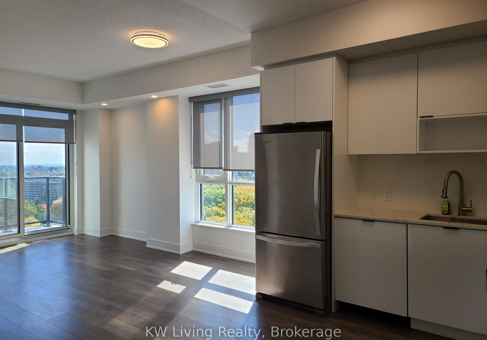 202-burnhamthorpe-road-e-mississauga-ontario-w13859940