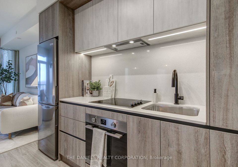 2495-eglinton-avenue-w-mississauga-ontario-w13860076