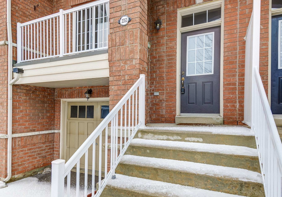 2353-saddlecreek-crescent-oakville-ontario-w13860862
