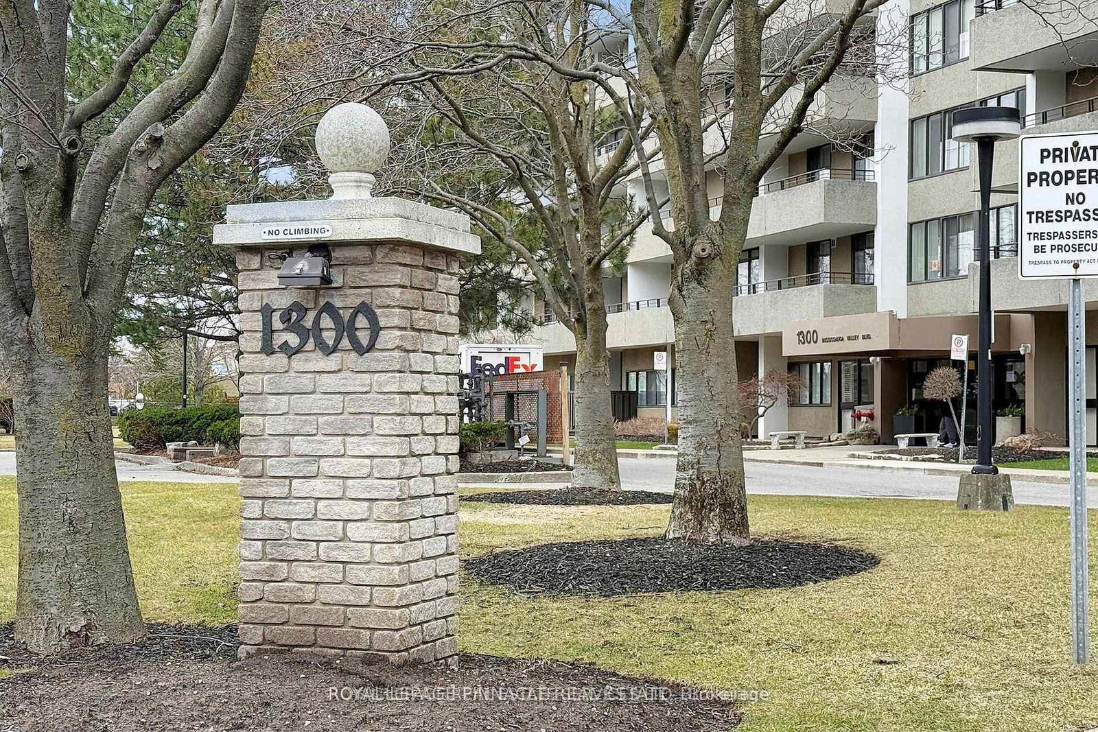 1300-mississauga-valley-boulevard-mississauga-ontario-w13861472