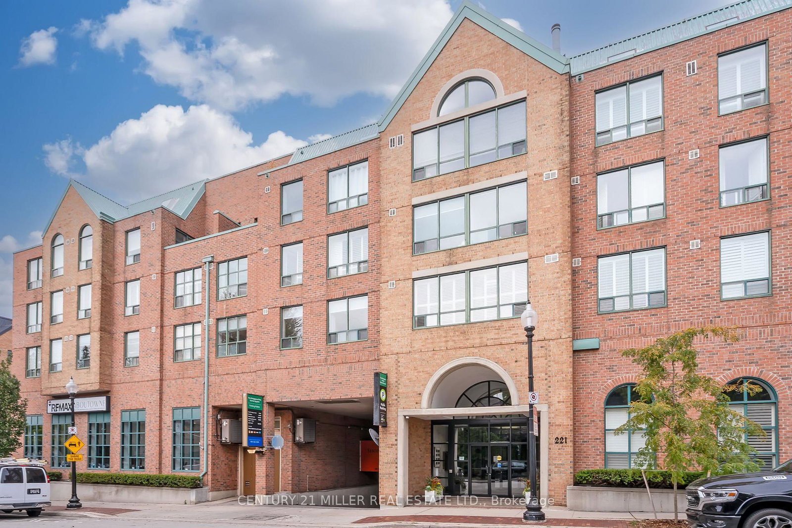221-robinson-street-oakville-ontario-w13861848