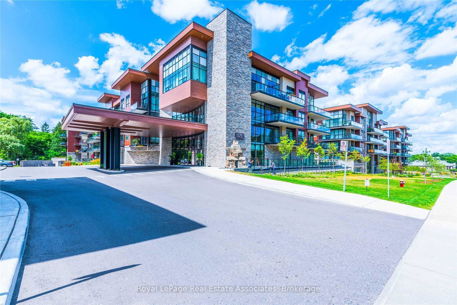 1575-lakeshore-road-w-mississauga-ontario-w13862416