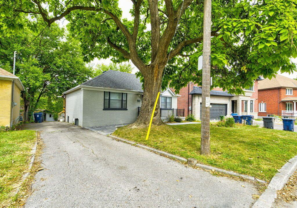 56-lovilla-boulevard-toronto-york-ontario-w13863564