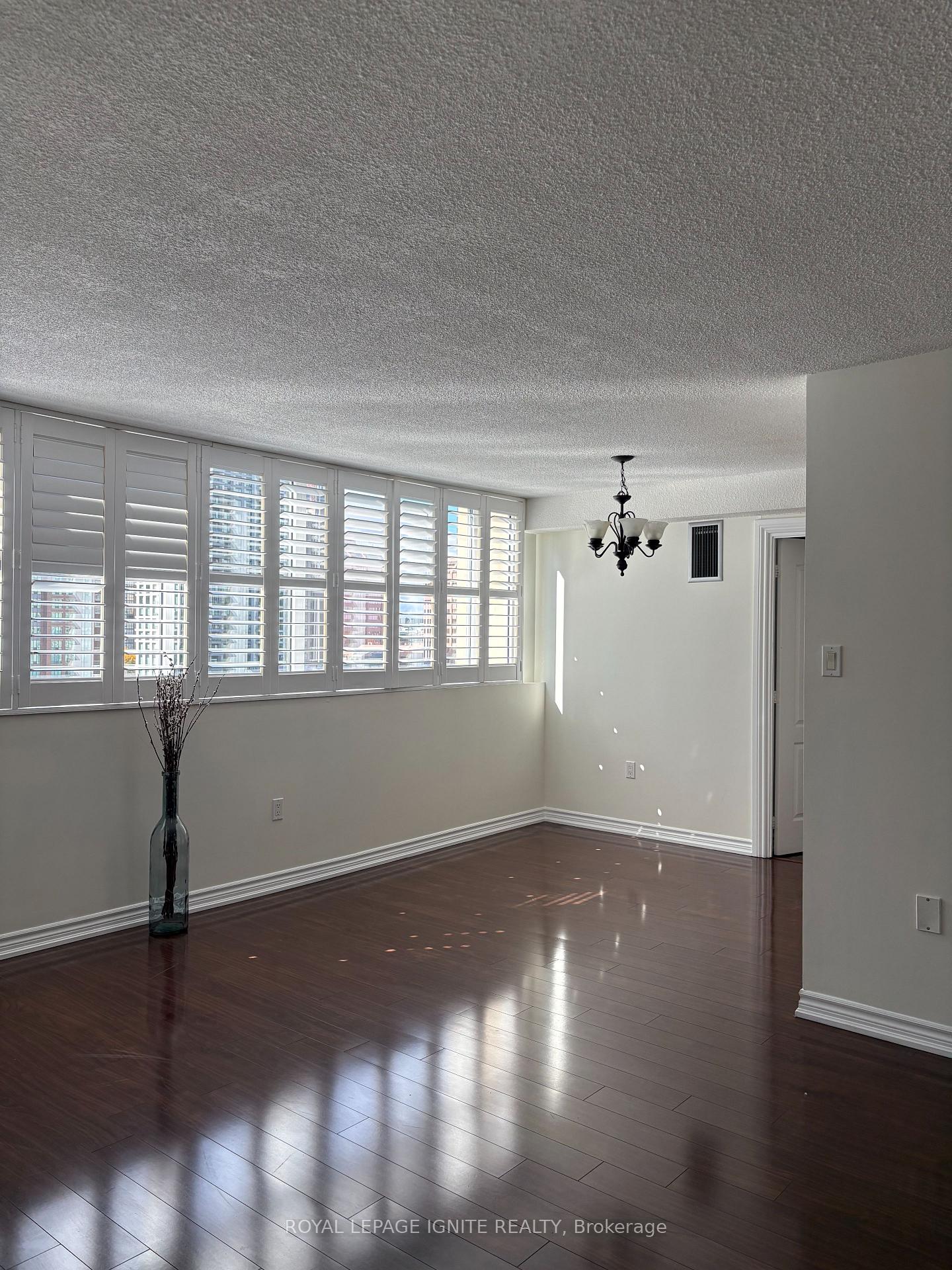 3590-kaneff-crescent-mississauga-ontario-w13864274