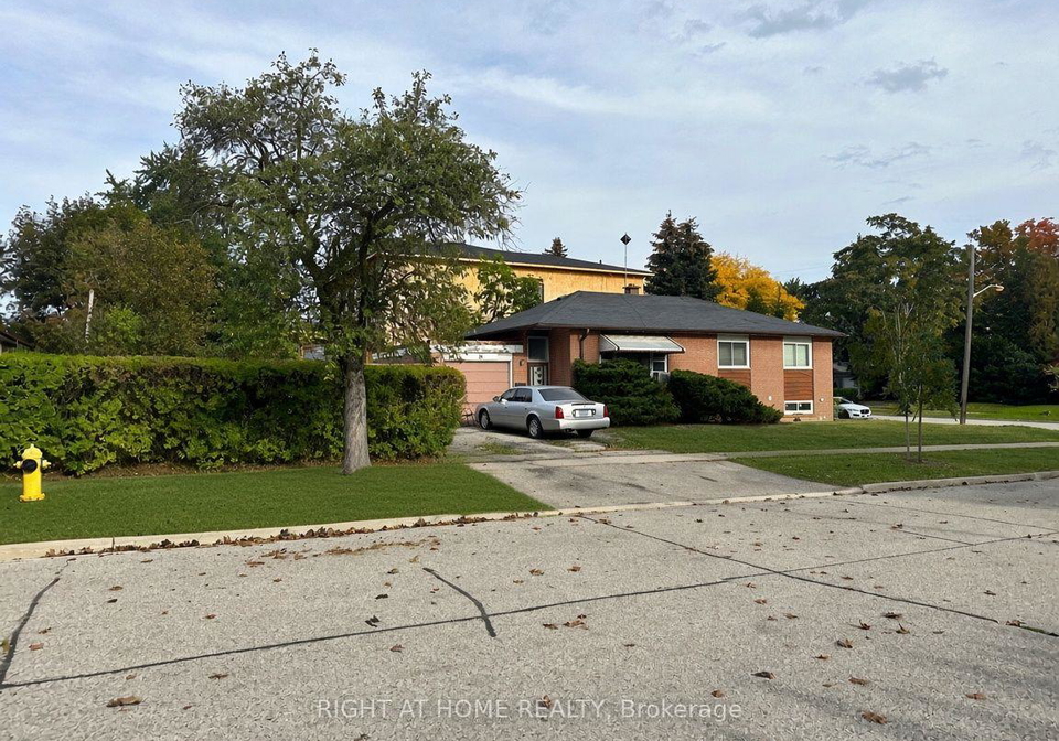 19-upminster-crescent-toronto-etobicoke-ontario-w13865014
