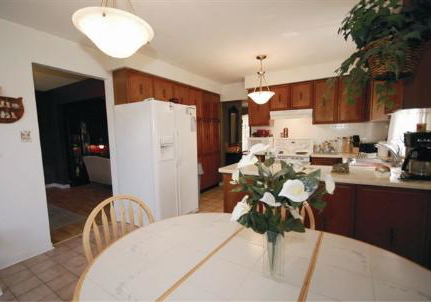 358-kingsbridge-garden-circle-mississauga-ontario-w1646932