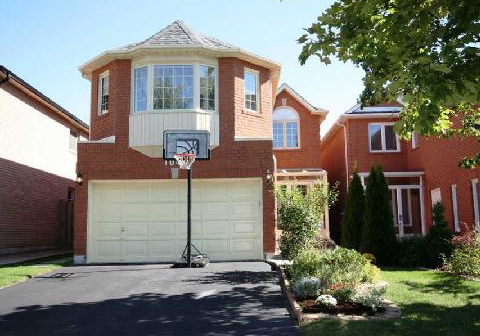 1048-charminster-crescent-mississauga-ontario-w2740719