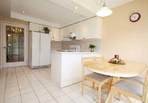 1048-charminster-crescent-mississauga-ontario-w2740719