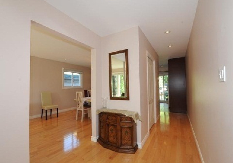 6-marshall-boulevard-toronto-ontario-w3028781