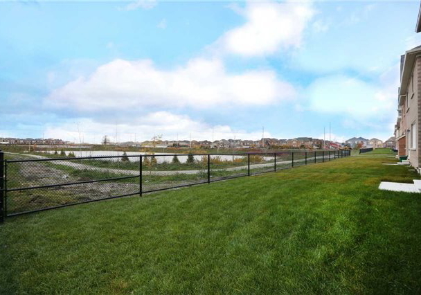 8-bannister-crescent-brampton-ontario-w3352435