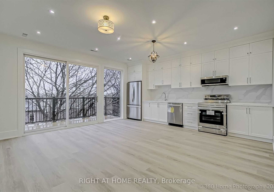 9-beechwood-avenue-toronto-ontario-w3402394