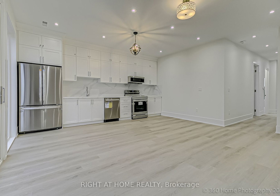 9-beechwood-avenue-toronto-ontario-w3402394