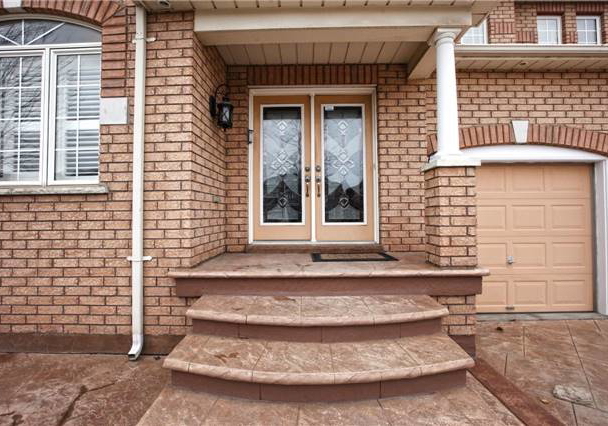 215-edenbrook-hill-drive-brampton-ontario-w3669391