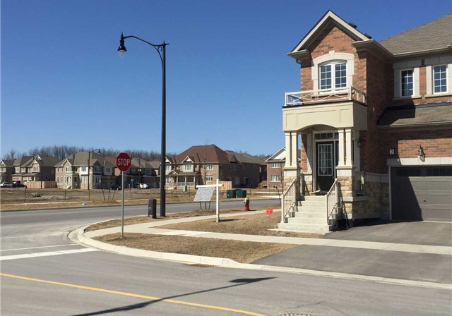 2-banas-way-brampton-ontario-w4084847