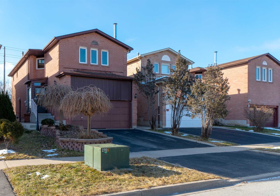80-atkins-circle-brampton-ontario-w4334777
