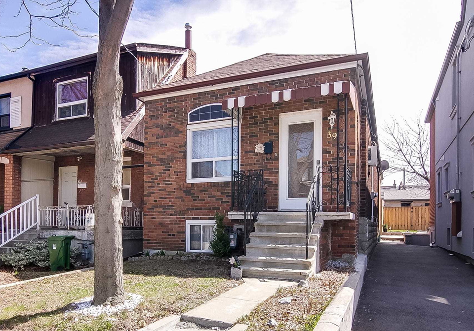 39-goodwood-avenue-toronto-ontario-w4430995
