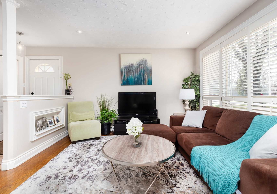 6-sagamore-crescent-toronto-ontario-w4431283